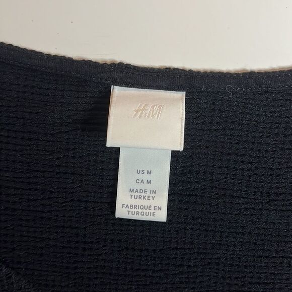 𝅺h&m black cap sleeve cropped crossover top V-neck waffle weave size medium - Picture 7 of 10